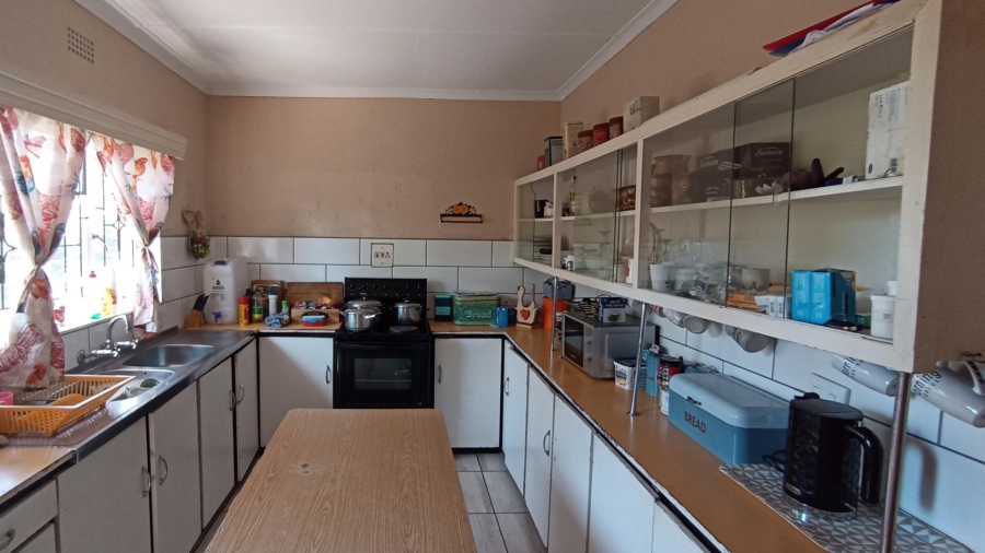 3 Bedroom Property for Sale in Louwville Western Cape